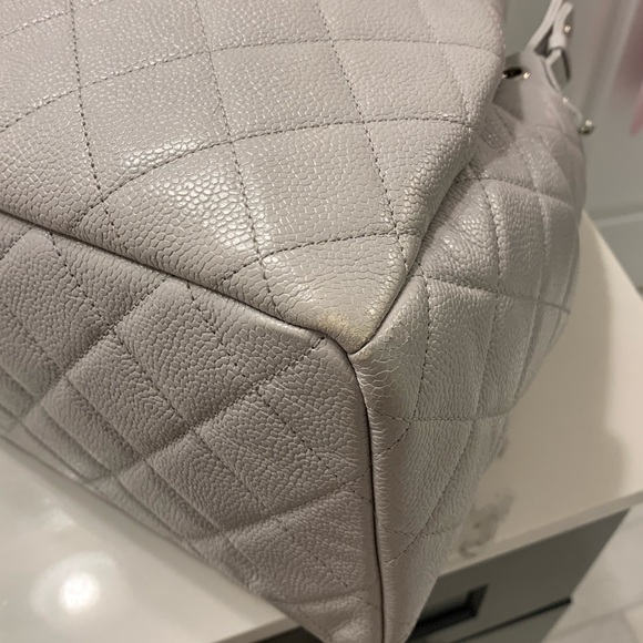 CHANEL Grained Calfskin Quilted Medium CC Chain Bucket Drawstring Bag - Picture 10 of 14